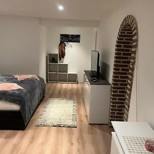 innenstadt-souterrainwohnung.hamburg-hotels-de.com/